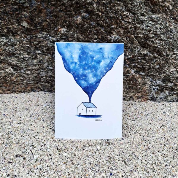 Postal de casa con humo de estrellas